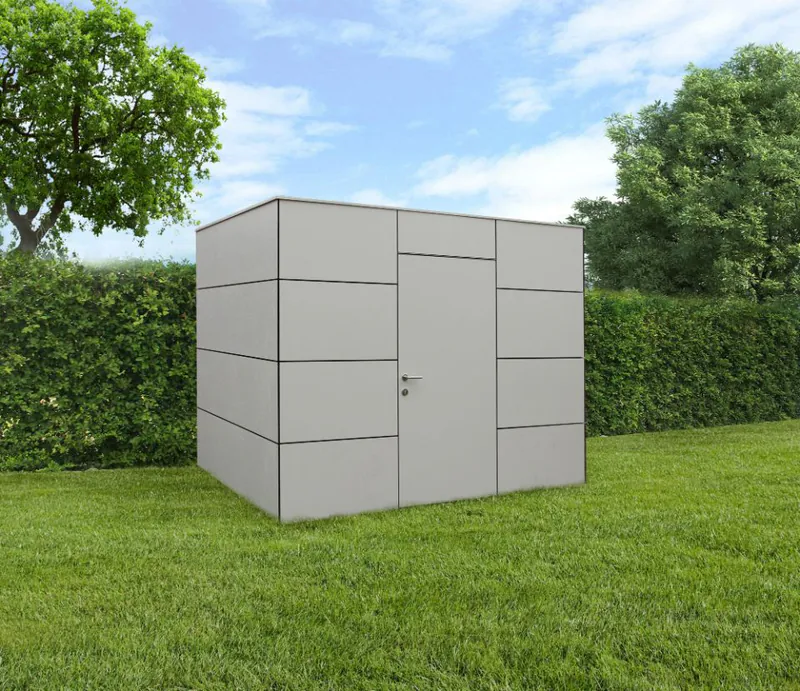 Moderner Geräteschuppen im Garten mit pflegeleichter Fassade aus hochwertigen Trespa Meteon Platten in dezenter Optik.