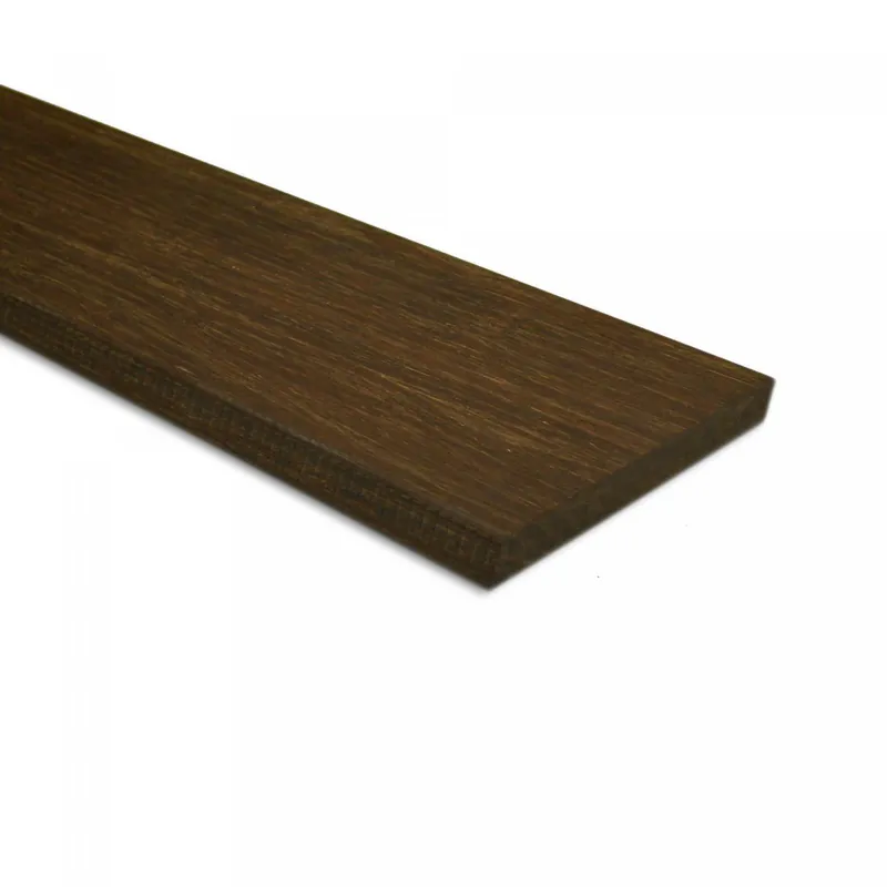 Dunkle Moso Bamboo X-treme Rhombus-Fassadenleiste aus Bambus für eine langlebige Holzfassade.