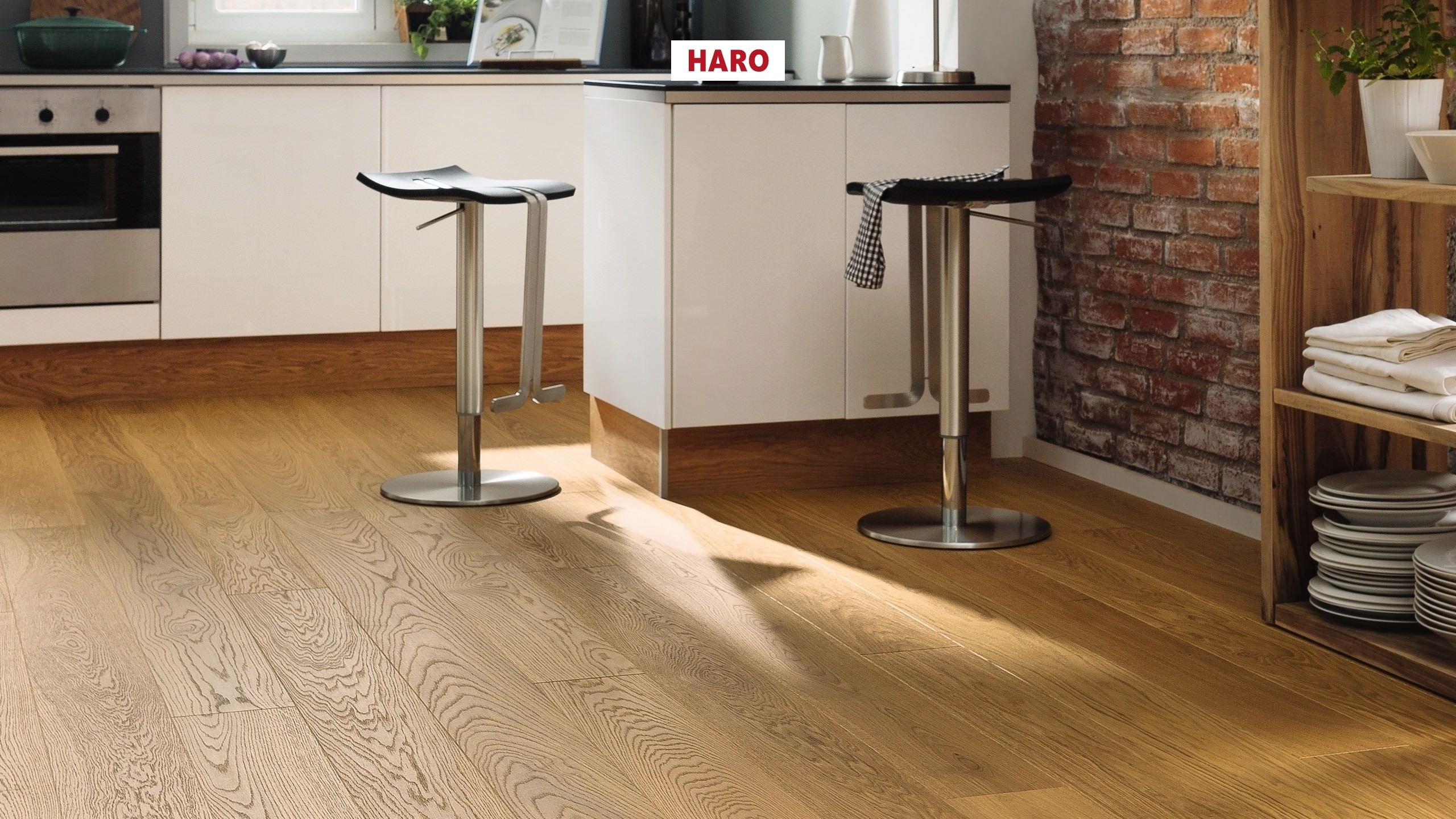 13,5 mm HARO Parkett Serie 4000 - Eiche Exklusiv, strukturiert 4V_1