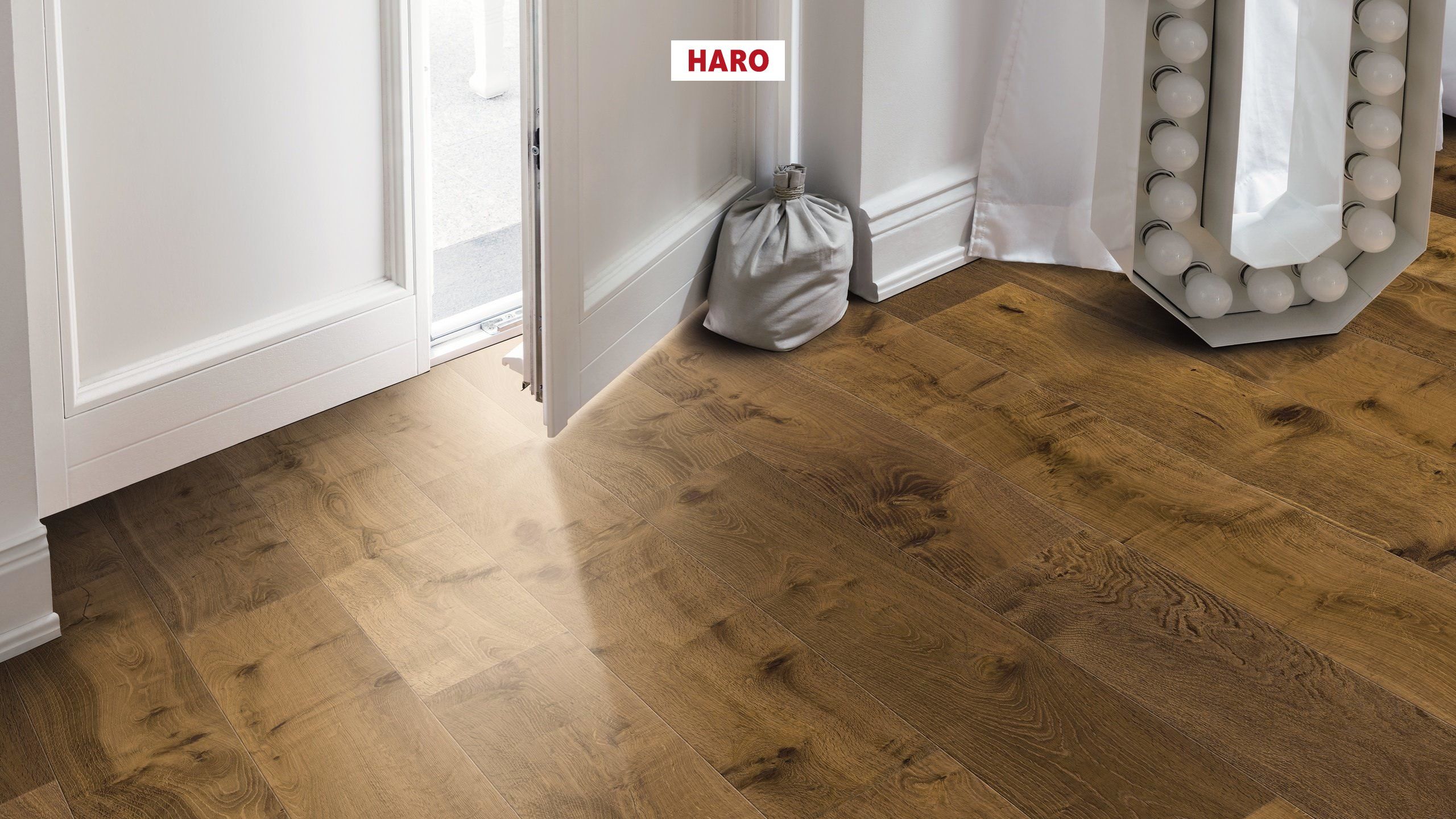 13,5 mm HARO Parkett Serie 4000 - Raucheiche Sauvage, strukturiert 4V_1
