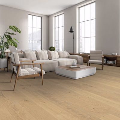 haro-135-mm-haro-parkett-serie-4000---eiche-invisible-markant-geschroppt-4v-135x240x2200mm-naturgeoelt-blauer-engel-30-jahre-im-wohnbereich-nein-landhausdiele-umlaufende-v-fuge-03 Helles, naturgeöltes HARO Parkett Eiche invisible Markant als großzügige Landhausdiele im Wohnraum. Die geschroppte Oberfläche und 4V-Fuge betonen die natürliche Holzstruktur der Serie 4000.