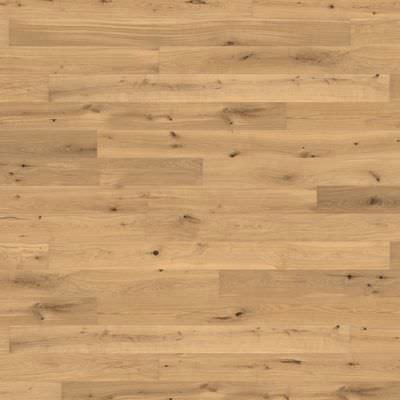 Naturgeöltes HARO Parkett Eiche invisible Sauvage als rustikale Landhausdiele. Die 13,5 mm starke, geschroppte Oberfläche zeigt eine hellbraune Farbe mit lebhafter Maserung und markanten Ästen.