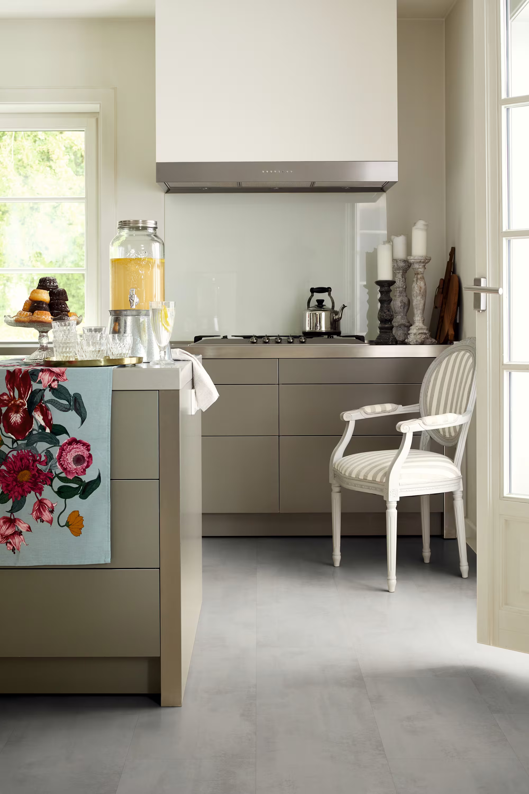 7,5 mm EGGER - Chromix silber - EDF810_egger-75-mm-egger---chromix-silber---edf810-75x327x1292mm-blauer-engel-2333-ja-kurzdiele-25-jahre-im-wohnbereich-02