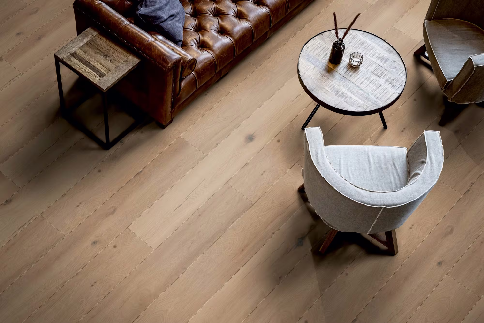 ter-huerne-7-mm-ter-huerne-dureco-silent---eiche-palau-7x245x2003mm-ac-5-30-jahre-im-wohnbereich-antibakterielle-oberflaeche-r10-2332-landhausdiele-ja-ja-umlaufende-v-fuge-03 7 mm ter Hürne Dureco Silent - Eiche Palau