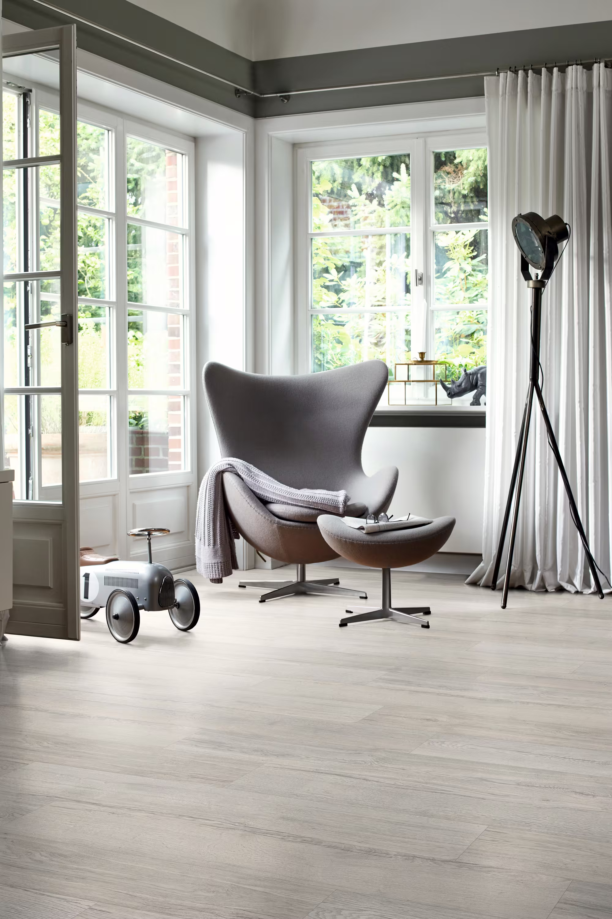 egger-10-mm-egger---elva-eiche-grau---el2081-10x193x1292mm-blauer-engel-24h-wasserresistent-20-jahre-im-wohnbereich-nein-2332-kurzdiele-02 10 mm EGGER - Elva Eiche grau - EL2081_egger-10-mm-egger---elva-eiche-grau---el2081-10x193x1292mm-blauer-engel-24h-wasserresistent-20-jahre-im-wohnbereich-nein-2332-kurzdiele-02