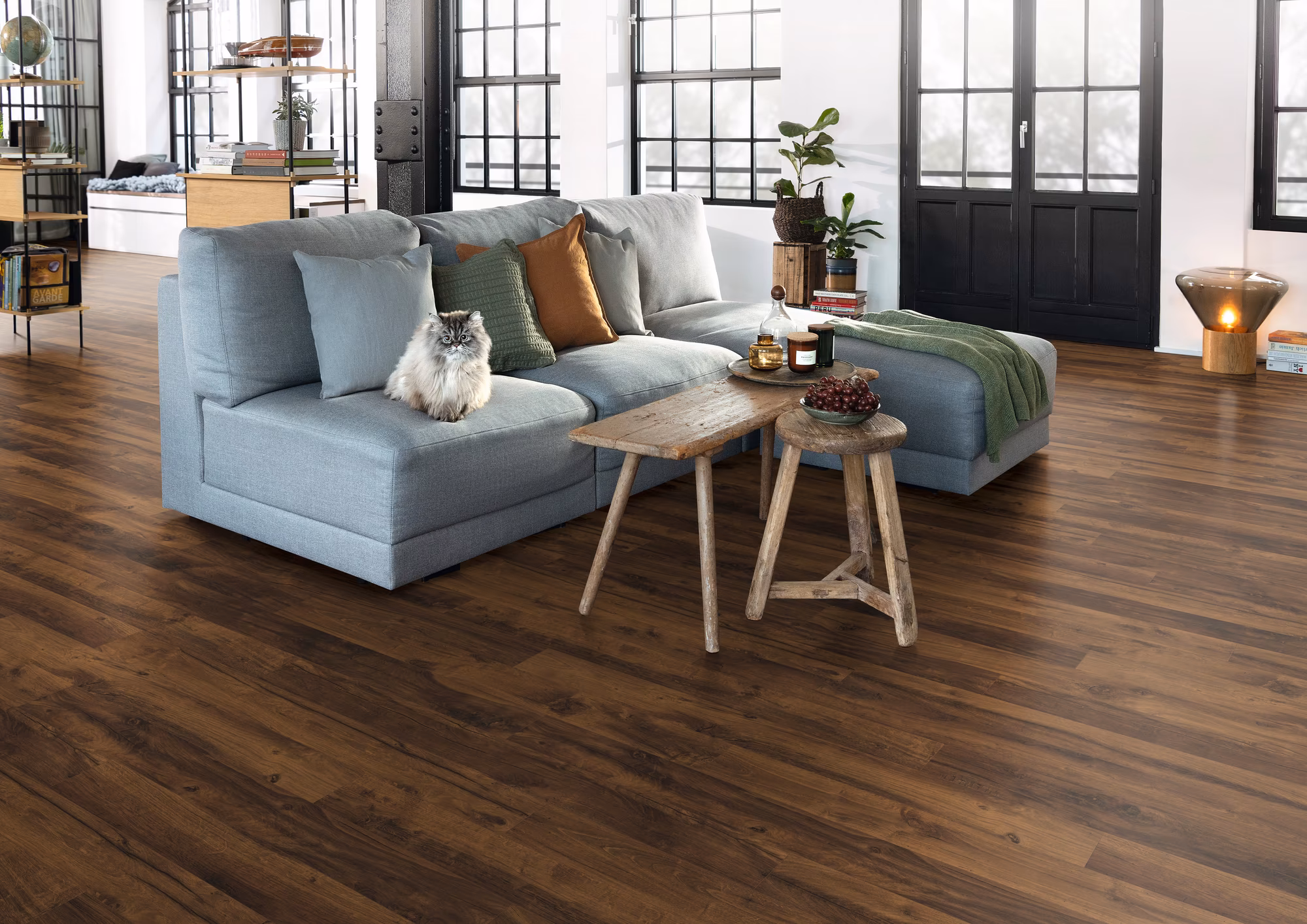 egger-8-mm-egger---hunton-eiche-dunkel---el2033-8x135x1292mm-blauer-engel-24h-wasserresistent-20-jahre-im-wohnbereich-nein-2332-kurzdiele-02 8 mm EGGER - Hunton Eiche dunkel - EL2033_egger-8-mm-egger---hunton-eiche-dunkel---el2033-8x135x1292mm-blauer-engel-24h-wasserresistent-20-jahre-im-wohnbereich-nein-2332-kurzdiele-02